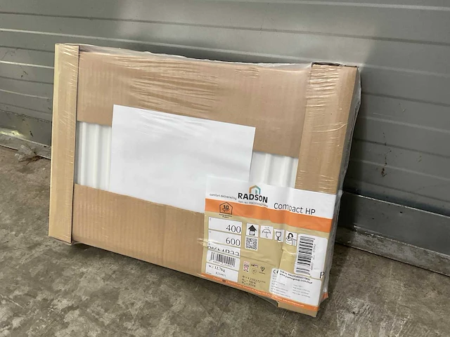 Radson compact hp 22 paneelradiator 733w (7x) - afbeelding 1 van  8
