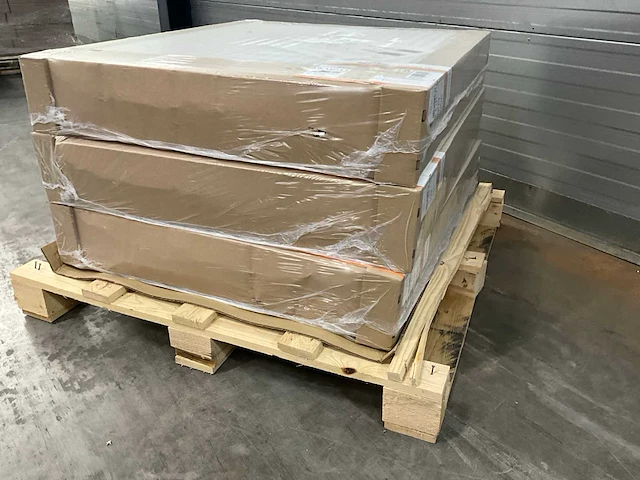 Radson compact hp 33 paneelradiator 2608w (3x) - afbeelding 3 van  4