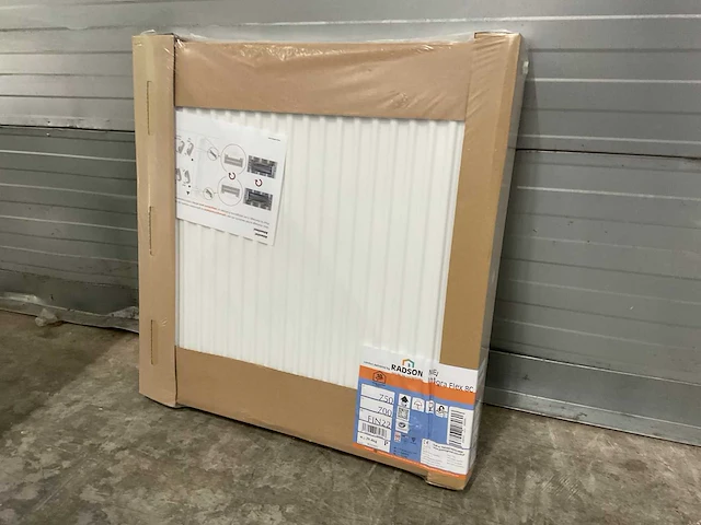 Radson integra flex-8c 22 paneelradiator 1439w (3x) - afbeelding 1 van  7
