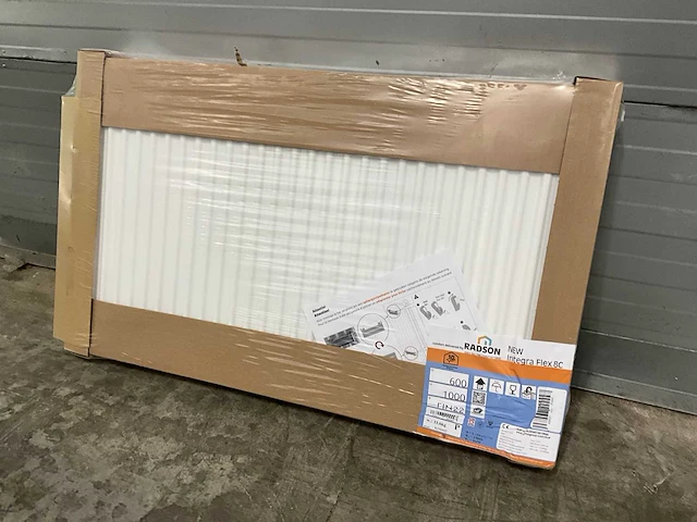 Radson integra flex 8c 22 paneelradiator 1709w (4x) - afbeelding 1 van  5
