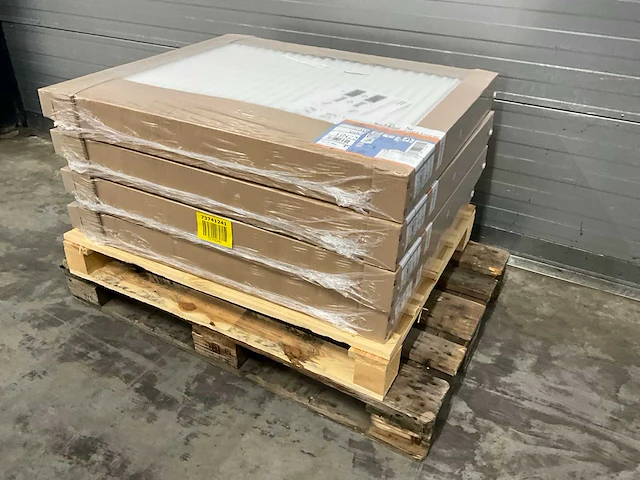 Radson integra flex 8c 22 paneelradiator 1850w (4x) - afbeelding 1 van  5