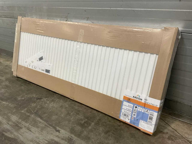 Radson integra flex-8c 22 paneelradiator 2564w (3x) - afbeelding 1 van  7