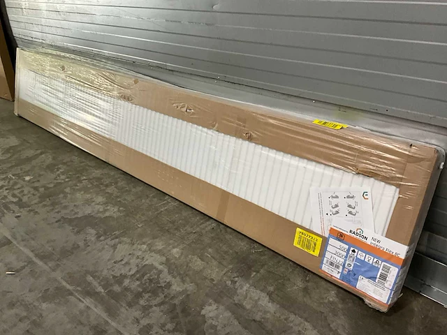 Radson integra flex 8c 22 paneelradiator 4410w - afbeelding 4 van  5
