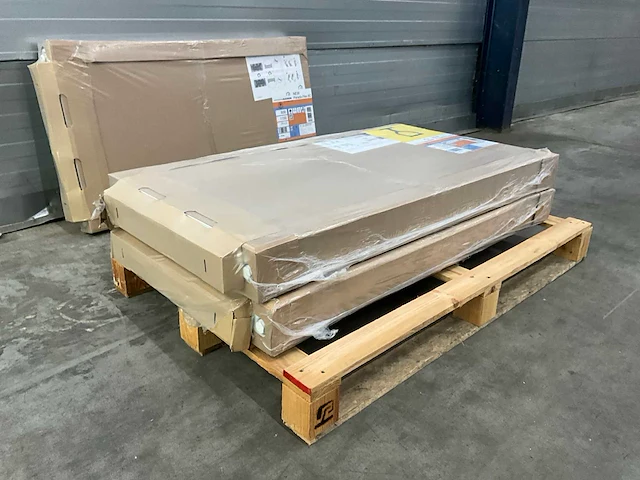 Radson parada flex 8 c 22 paneelradiator 1844w (3x) - afbeelding 6 van  7