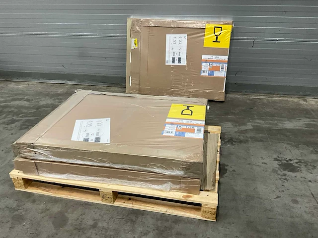 Radson parada flex 8c 22 paneelradiator 2000w (3x) - afbeelding 2 van  7