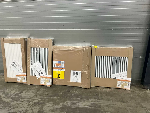Radson partij diverse radiatoren (4x) - afbeelding 1 van  9