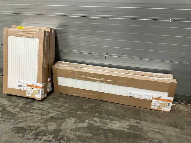 Radson partij diverse radiatoren (4x) - afbeelding 1 van  7