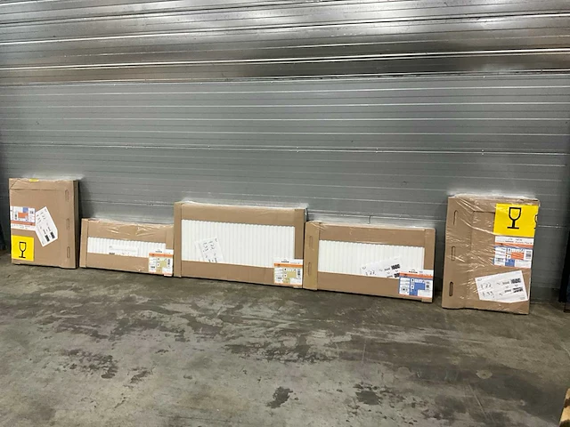 Radson partij diverse radiatoren (5x) - afbeelding 1 van  12