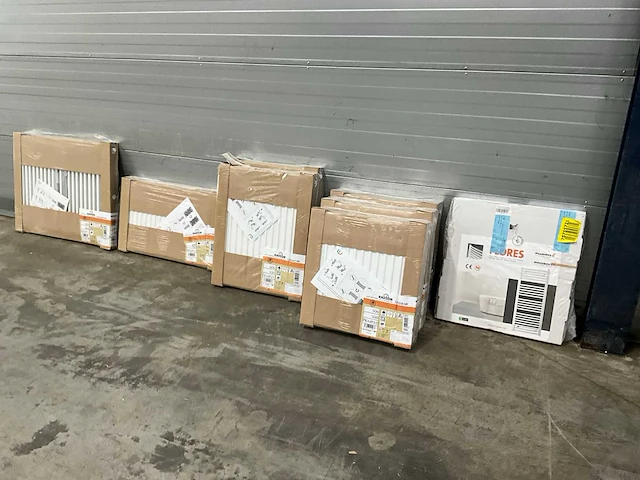 Radson partij diverse radiatoren (8x) - afbeelding 1 van  11