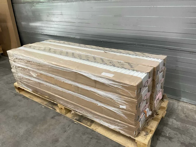 Radson tinos-h flex type 22 designradiator 2185w (4x) - afbeelding 1 van  6