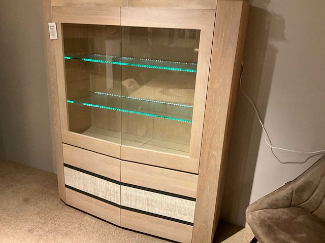 Raethuys eiken vitrinekast - afbeelding 2 van  8