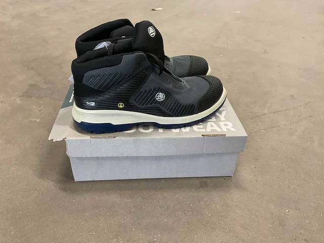 Raft w paar werkschoenen (maat 46) - afbeelding 1 van  5
