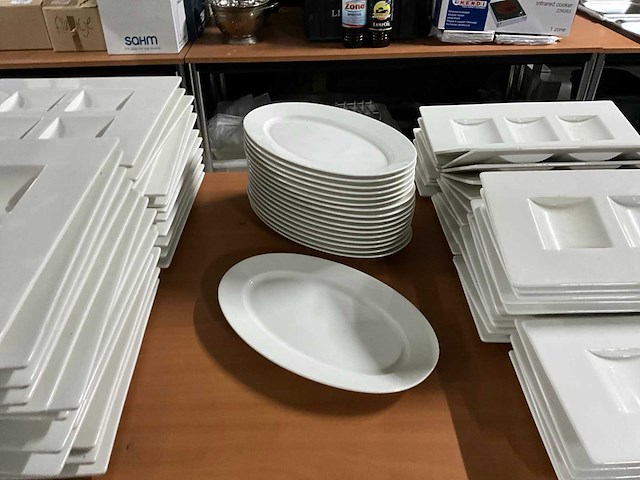 Rak ovale borden (17x) - afbeelding 1 van  5