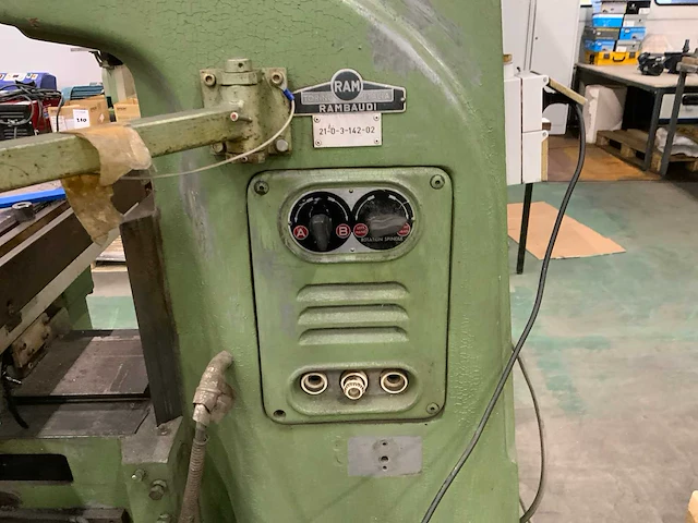 Rambaudi universele freesmachine - afbeelding 16 van  16