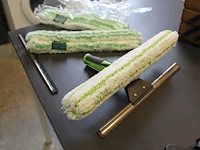 Ramensopper en -trekker met extra soppers en trekrubbers. - afbeelding 2 van  2