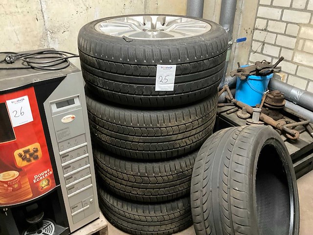 Range rover velg met band (4x) - afbeelding 1 van  8