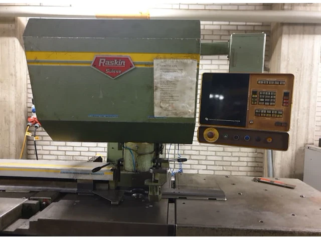 Raskin r52-p cnc ponsnibbelmachine - afbeelding 5 van  9