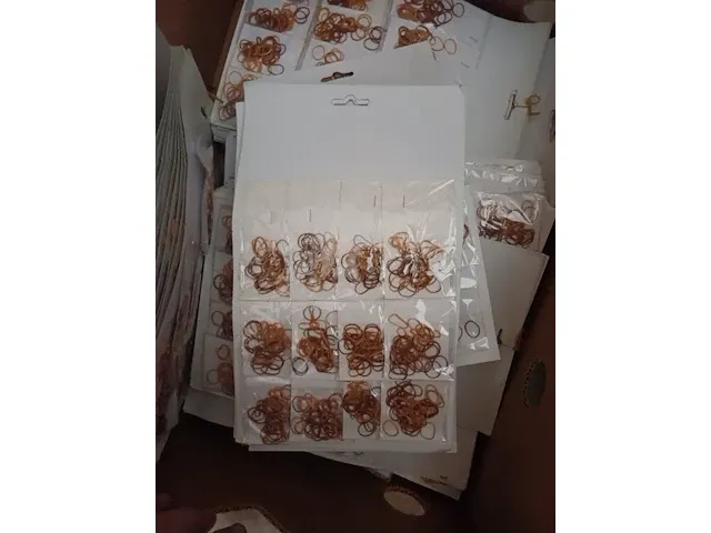 Rastaelastiekjes op kaart ruim 1000 stuks op kaart 100 kaarten - afbeelding 2 van  11