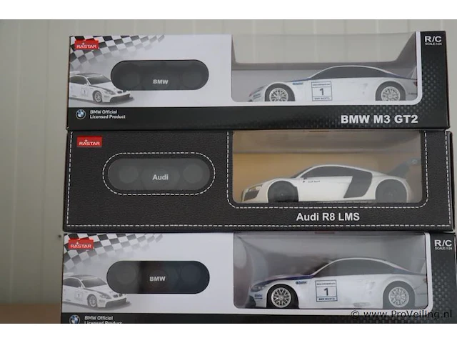 Rastar bestuurbare auto's - bmw m2 gt2 & audi r8 lms - 3 stuks - afbeelding 1 van  6