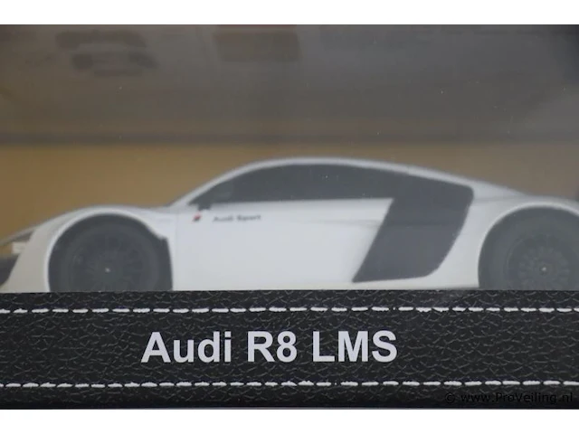 Rastar bestuurbare auto's - bmw m2 gt2 & audi r8 lms - 3 stuks - afbeelding 4 van  6