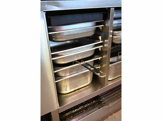 Rational 2 x 7-laags rvs combisteamer onderstel inclusief inhoud - afbeelding 2 van  4