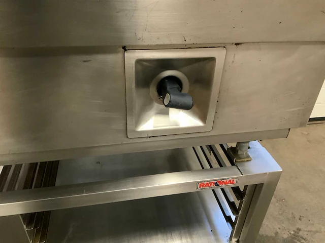 Rational combi-steamer met rational onderstel - afbeelding 8 van  10