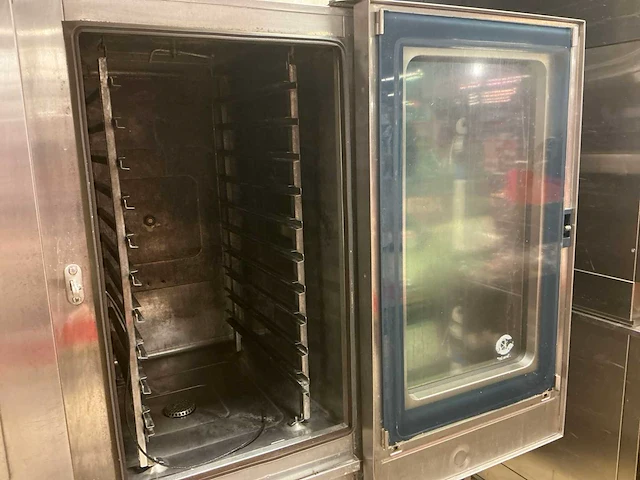 Rational cpc 101/105 heteluchtoven met stoom en grill functie - afbeelding 10 van  25