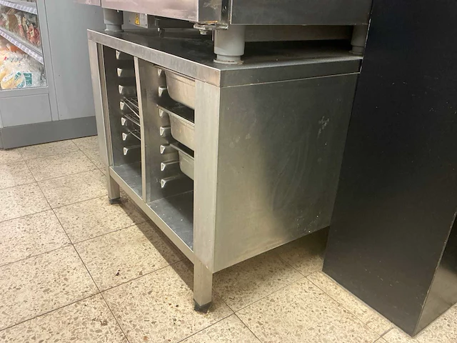 Rational cpc 101/105 heteluchtoven met stoom en grill functie - afbeelding 22 van  25