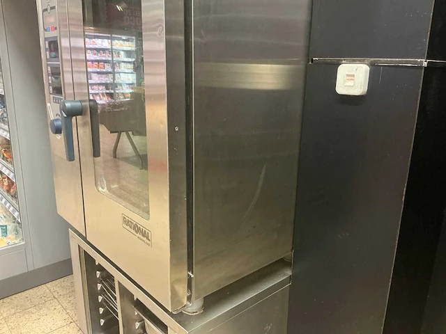 Rational cpc 101/105 heteluchtoven met stoom en grill functie - afbeelding 23 van  25