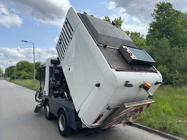 Ravo 580 euro 5 80km/h snel loper dubbellucht met derde borstelarm. - afbeelding 2 van  28