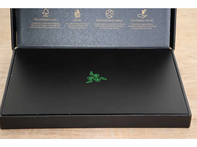 Razer blade 18 gaming laptop - intel® core i9-13950hx - 32gb - 1tb ssd - nvidia® geforce® rtx 4080 (black) - afbeelding 6 van  11