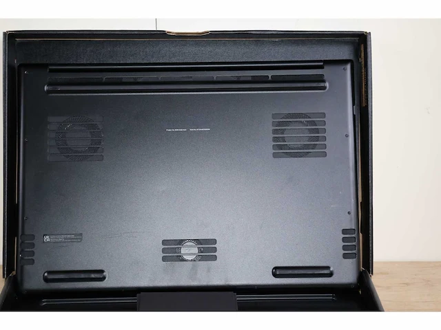 Razer blade 18 gaming laptop - intel® core i9-13950hx - 32gb - 1tb ssd - nvidia® geforce® rtx 4080 (black) - afbeelding 9 van  11