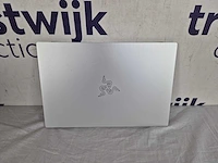 Razer book 13 intel® core™ i7 i7-1165g7 laptop 34 cm (13.4") touchscreen full hd+ 16 gb lpddr4x-sdram 512 gb ssd wi-fi 6 (802.11ax) windows 10 home zilver - afbeelding 2 van  3