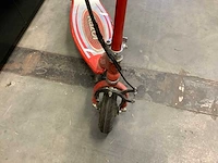 Razor e100 elektrische step - afbeelding 5 van  6