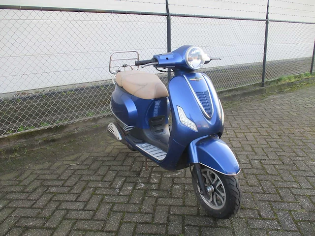 Razzo - snorscooter - toscana riva - scooter - afbeelding 7 van  11