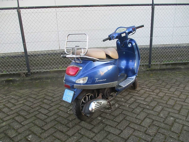 Razzo - snorscooter - toscana riva - scooter - afbeelding 9 van  11