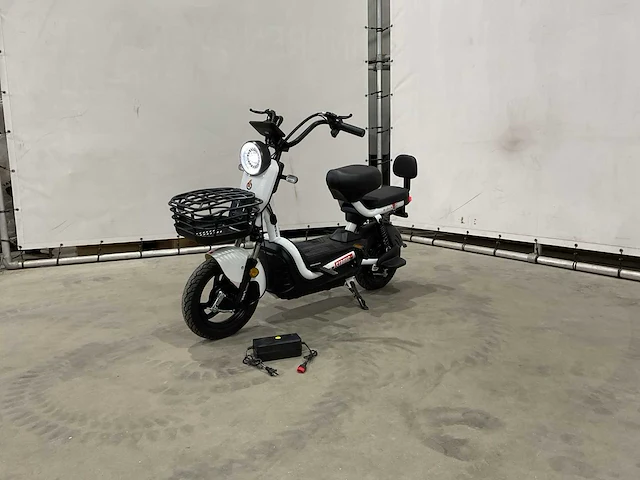 Rccar industry - rc-g1.5 - elektrische scooter - afbeelding 1 van  17