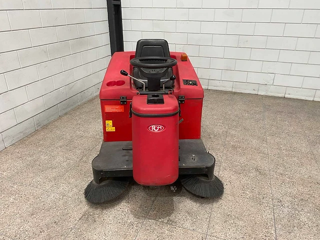 Rcm - atom plus - straatveegmachine - afbeelding 4 van  10