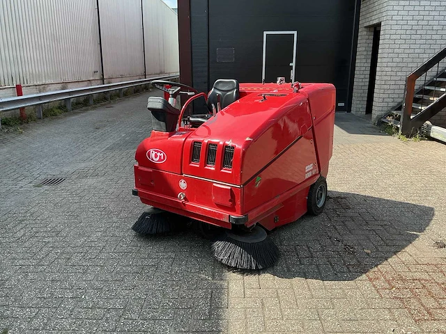 Rcm - boxer e - vloerreiniger - 2010 - afbeelding 1 van  11