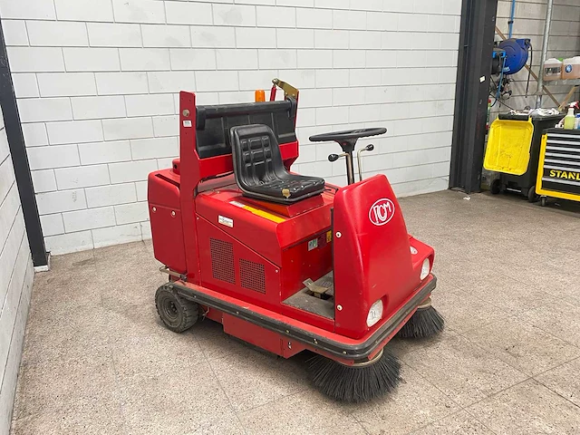 Rcm - r703 - zelfrijdende veegmachine - afbeelding 3 van  8