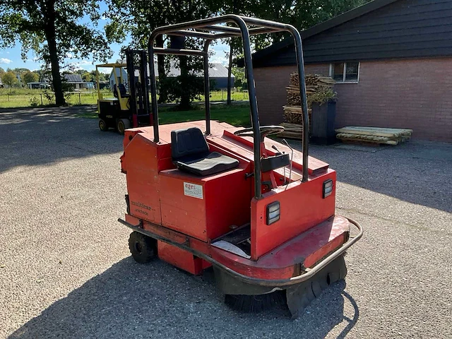 Rcm motoscopa zelfrijdende veegmachine - afbeelding 19 van  25