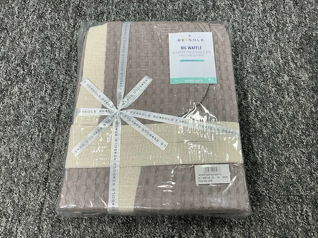 Re sole big waffle whit hood badjas (24x) - afbeelding 12 van  15