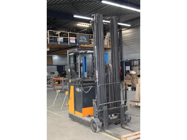 Reachtruck still fm 14n met maximale hefhoogte 782 cm. maximaal hefvermogen1 400 kg. bouwjaar 2002. 15186 d... - afbeelding 2 van  8
