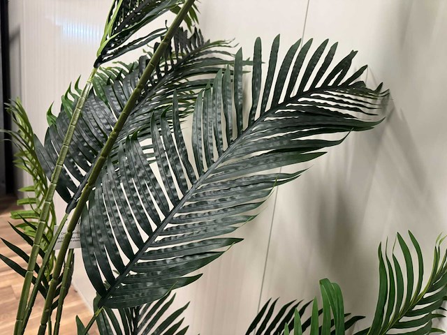 Real touch palm tree kunstplant (2x) (225cm hoog) - afbeelding 4 van  15