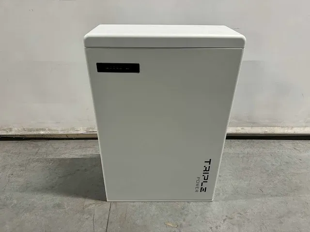 Rec - set van 10 full black zonnepanelen (405 wp) met solax 3.7k hybride omvormer en solax 5.8 kwh batterij t.b.v opslag - afbeelding 6 van  26