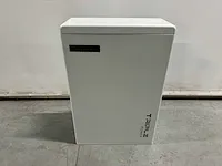 Rec - set van 10 full black zonnepanelen (405 wp) met solax 3.7k hybride omvormer en solax 5.8 kwh batterij t.b.v opslag - afbeelding 6 van  26
