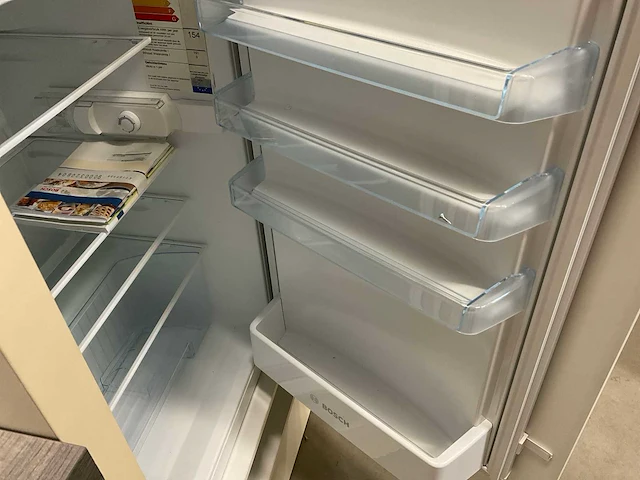 Recht opgestelde keuken 370 cm met apparatuur - afbeelding 10 van  14