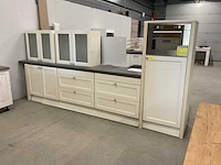 Recht opgestelde keuken 370 cm met apparatuur - afbeelding 2 van  14