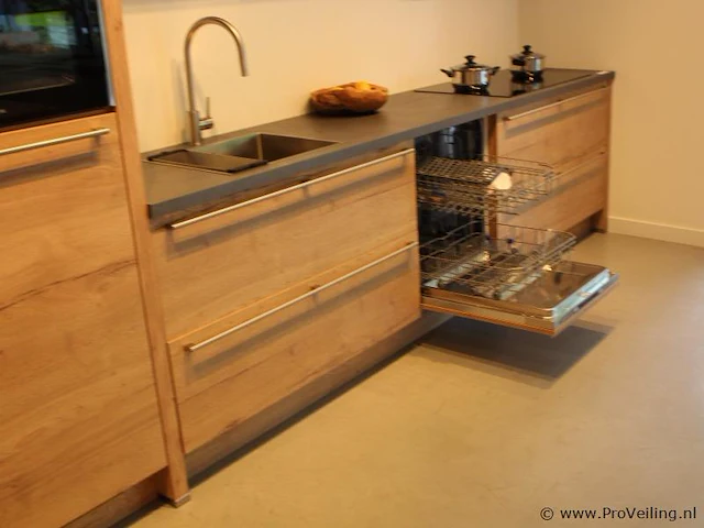 Rechte keuken met apparatenwand - afbeelding 2 van  20