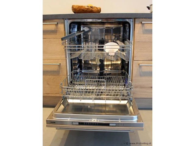 Rechte keuken met apparatenwand - afbeelding 3 van  20